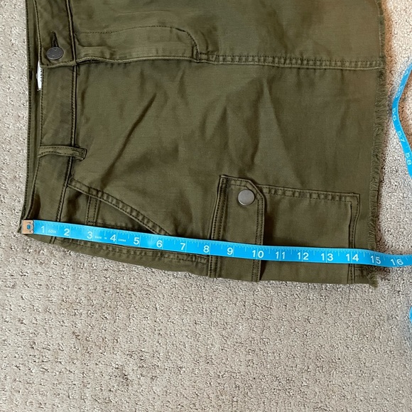 💃🏻3/$35 Green army mini skirt - Picture 2 of 4